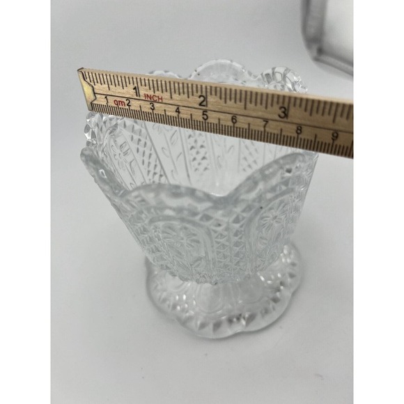 Vintage Avon Fostoria Floral Clear Glass Scalloped Edges Footed Candle Holder - Picture 8 of 9